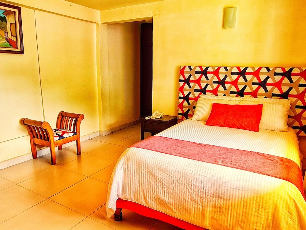 Hotel Jardines Del Carmen Сан-Кристобаль-де-Ла-Касас Экстерьер фото